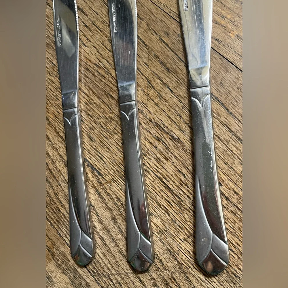 Elegant Knives Set